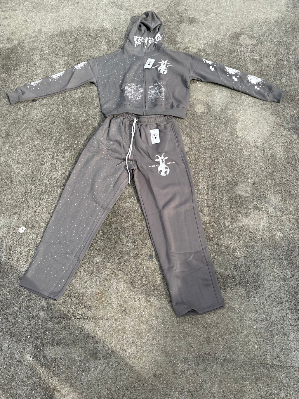 GGC SWEATSUIT “GO GLOBAL OR STAY LOCAL”