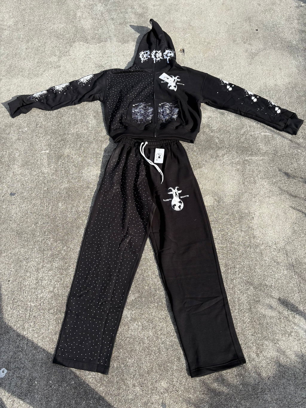 GGC SWEATSUIT “GO GLOBAL OR STAY LOCAL”